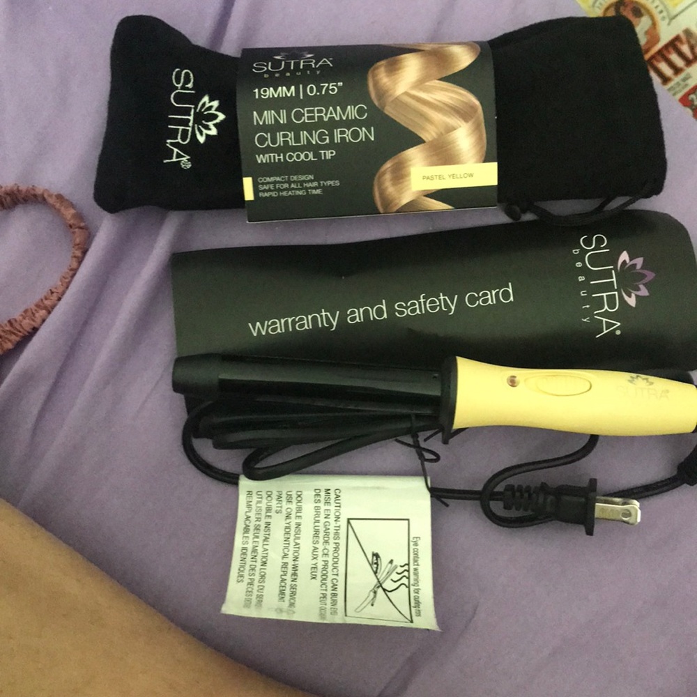 Travel curling iron